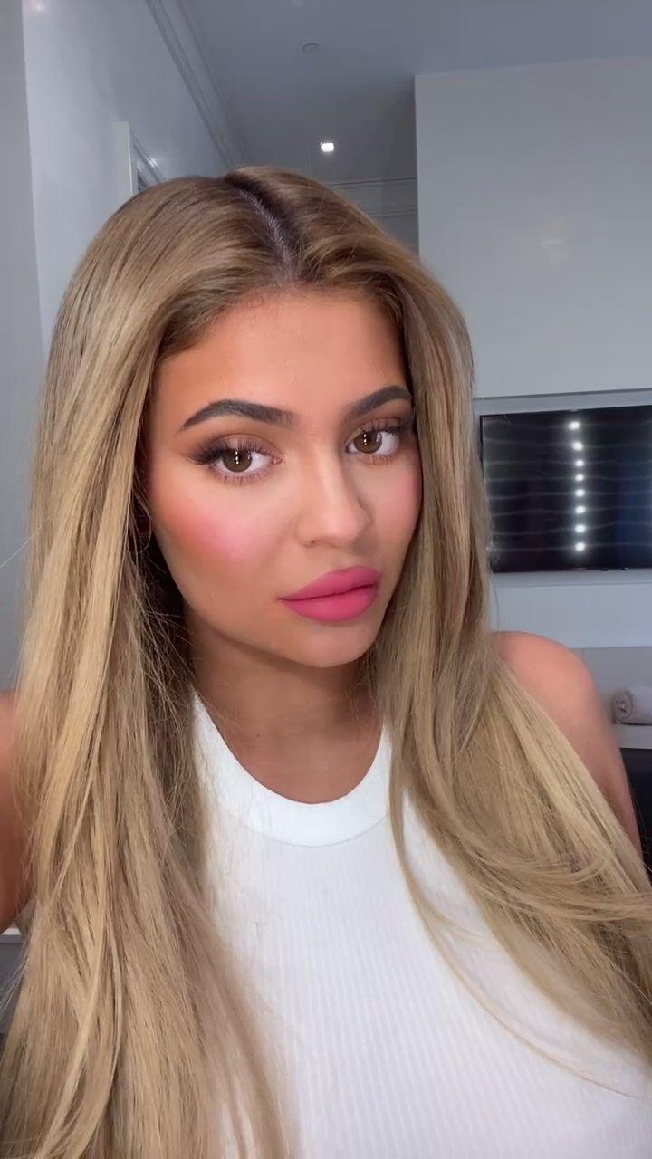 Kylie Jenner Ice Blonde hair