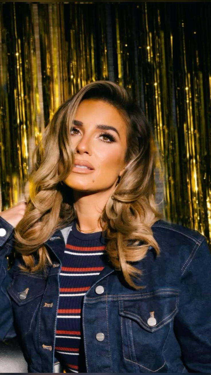 Side-Swept Glam Waves