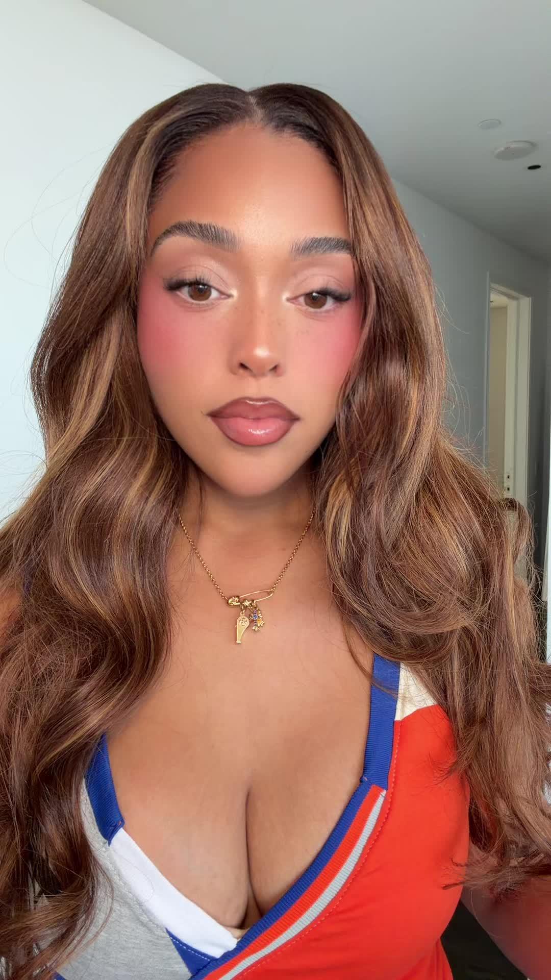Jordyn Woods brown hair