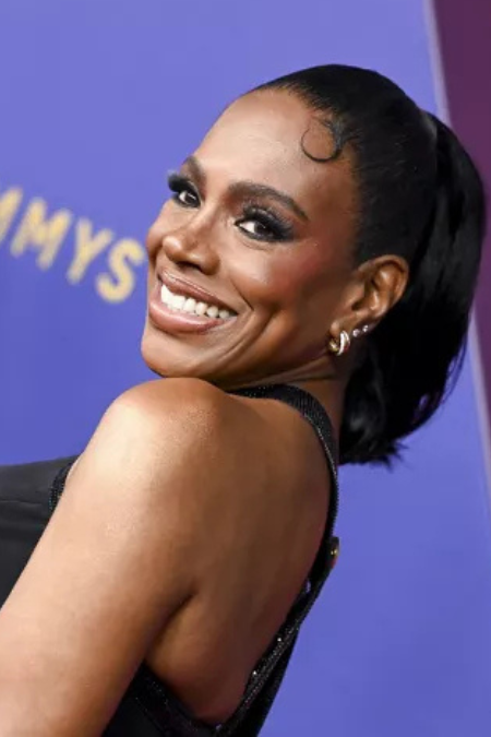 Sheryl Lee Ralph high ponytail with kiss curls